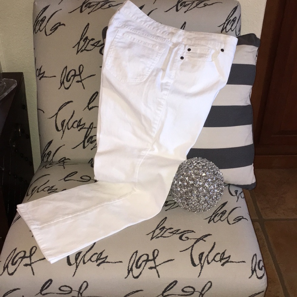 Chicos platinum denim wast 37 hip41